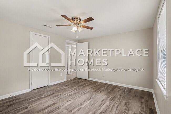 Building Photo - 3834 Maggie Dr SE