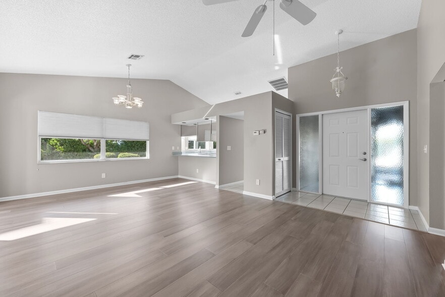 Building Photo - 2201 McGregor Park Cir