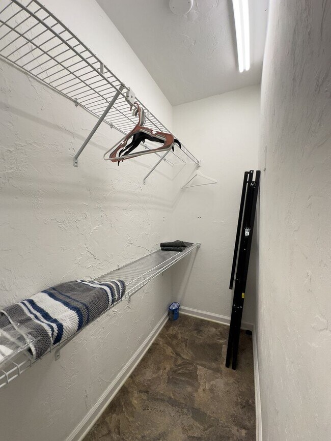 Building Photo - Somerset Village #1680