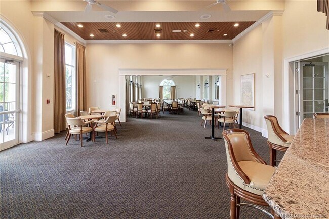 Building Photo - 2371 SW Carriage Hill Terrace