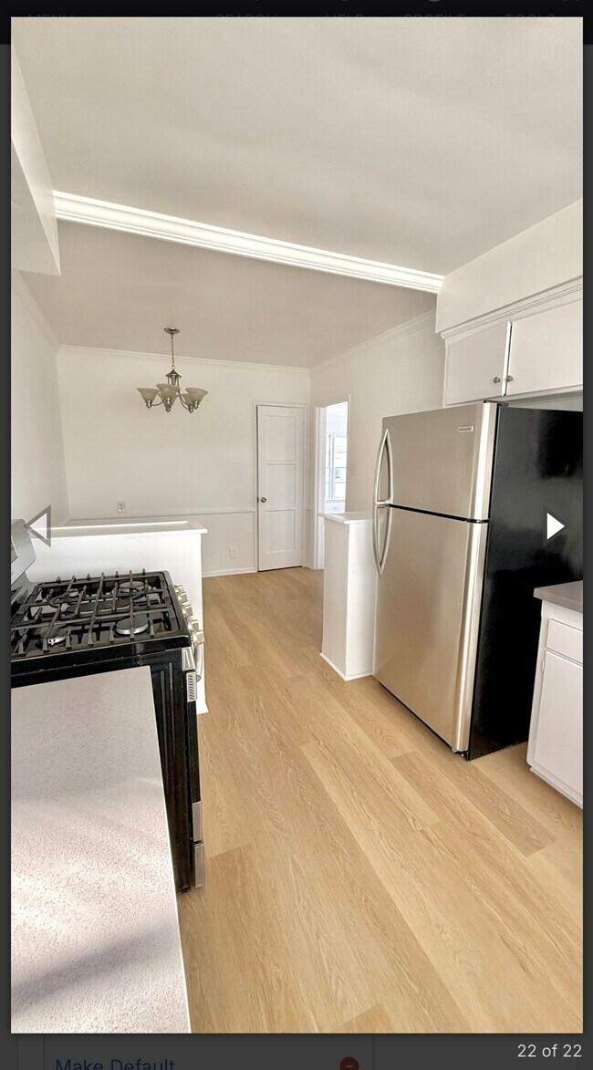 Building Photo - 200 S Sycamore Ave