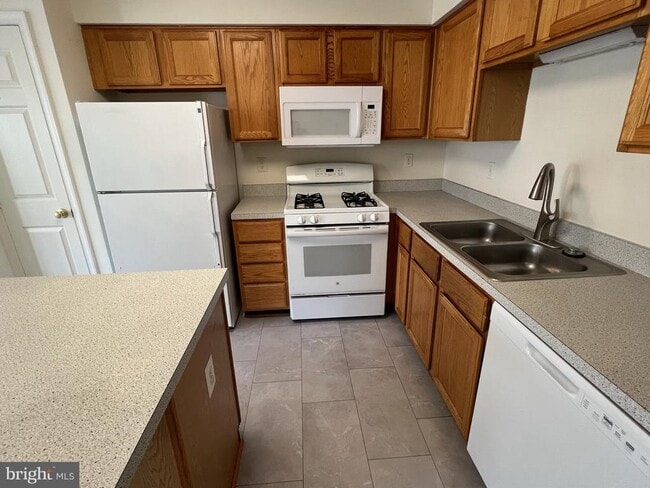 Building Photo - 13634 Hayworth Dr