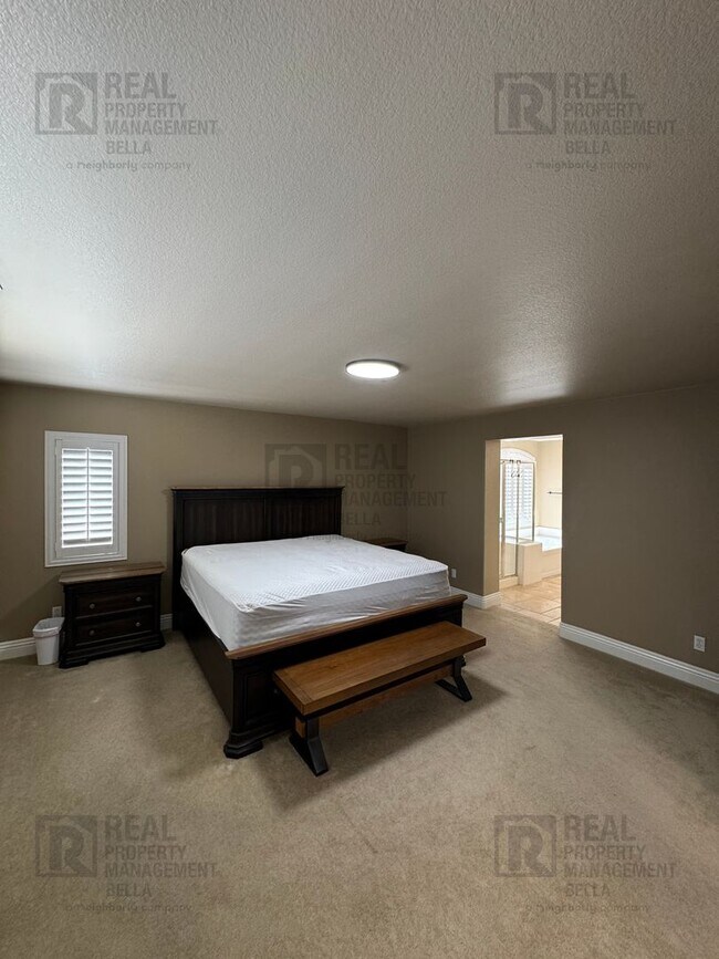 Building Photo - Spacious Murrieta Home with Pool, Spa, Firepit & Backyard Entertaining