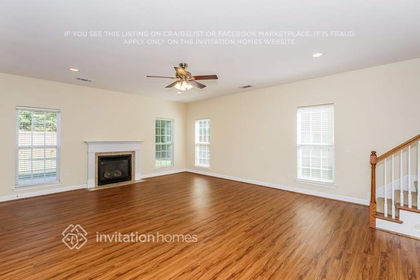 Building Photo - 1409 Mallory Ln