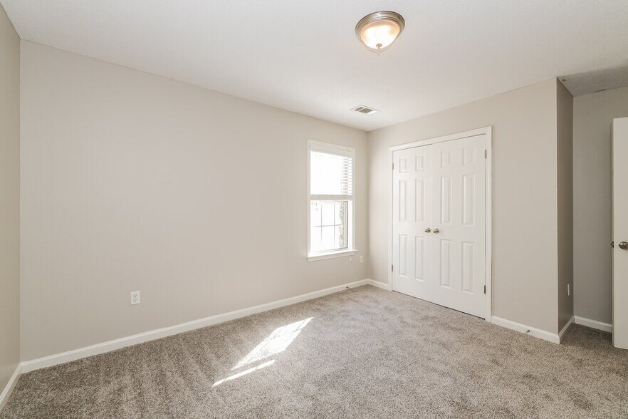 Building Photo - 3910 Pecanville Cove