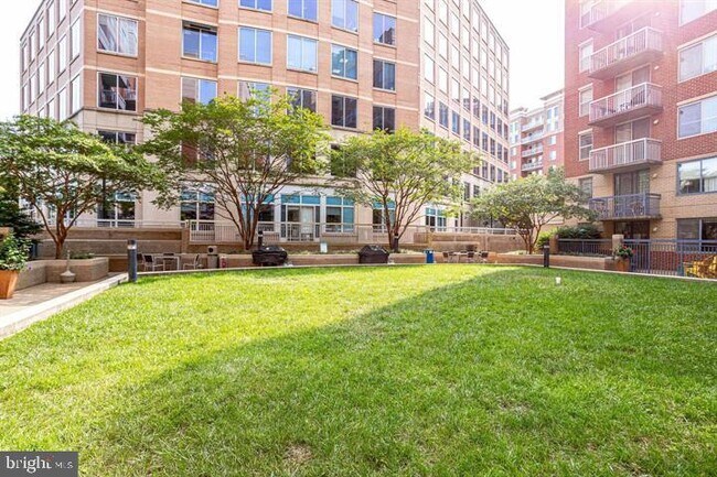 Building Photo - 3835 9th St N