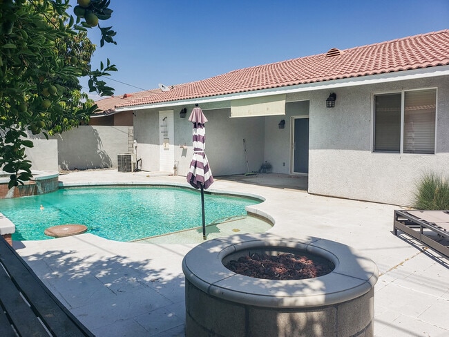 Building Photo - 51305 Avenida Vallejo