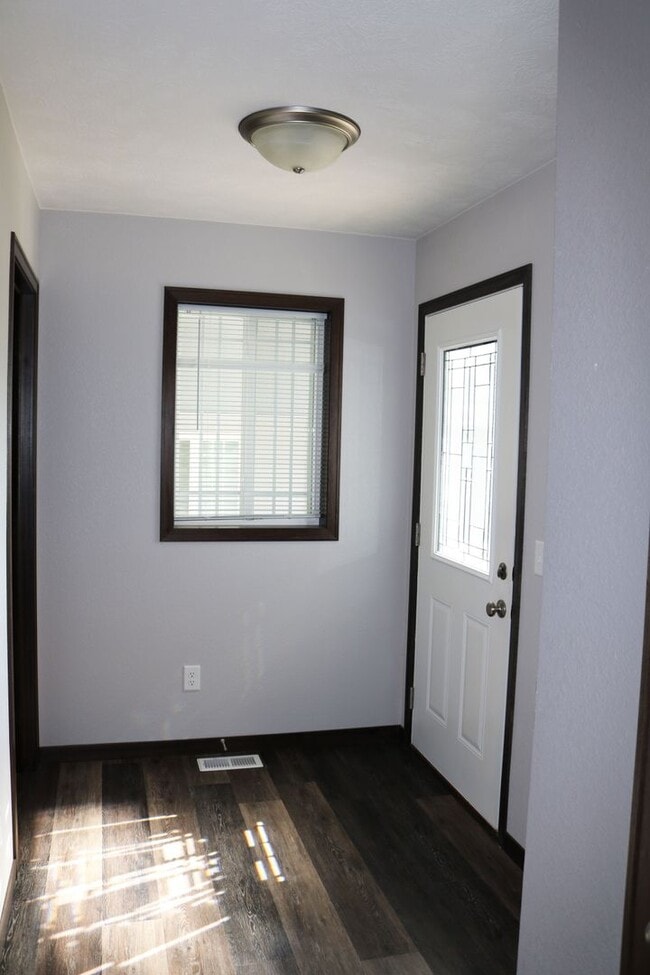 Building Photo - Must-See Townhome Built in 2019!