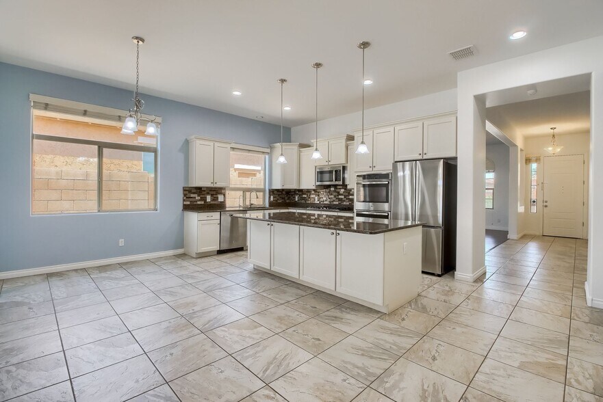 Building Photo - 237 E Lynx Pl