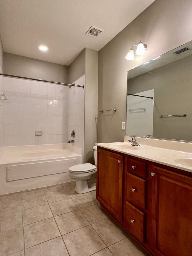 Building Photo - 4150 San Marco Dr