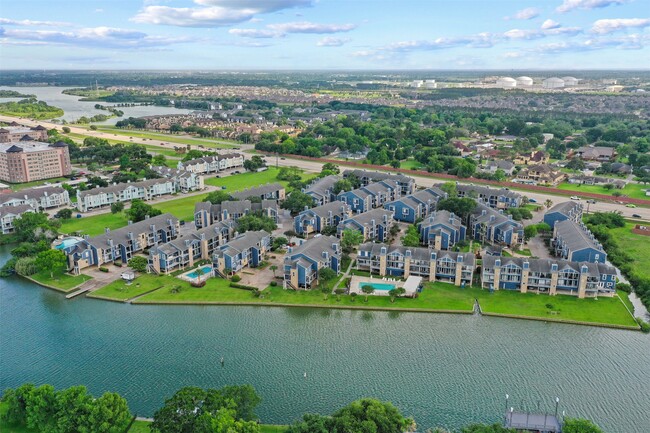Building Photo - 18519 Egret Bay Blvd