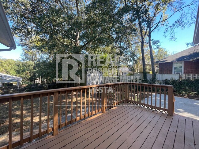 Building Photo - 3241 Ridge Ave