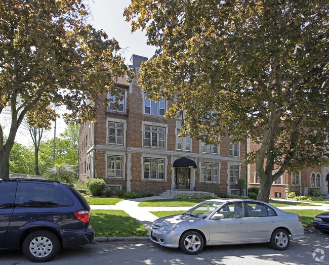 Building Photo - 4121 W Martin Dr