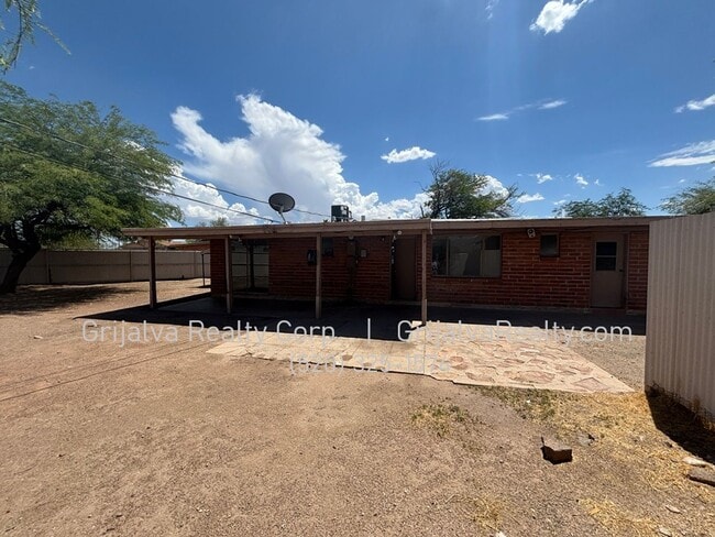 Building Photo - 2116 W Calle Fortunado