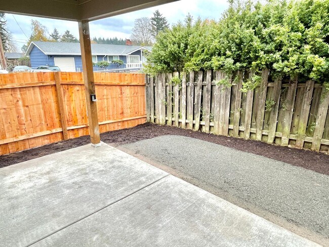 Building Photo - LASHJ02