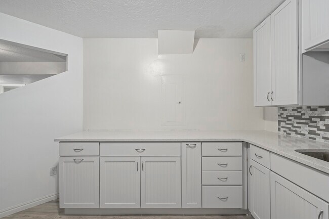 Building Photo - 456 W 2600 N