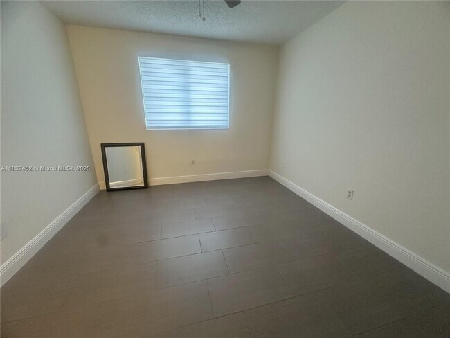 Building Photo - 2640 S University Dr