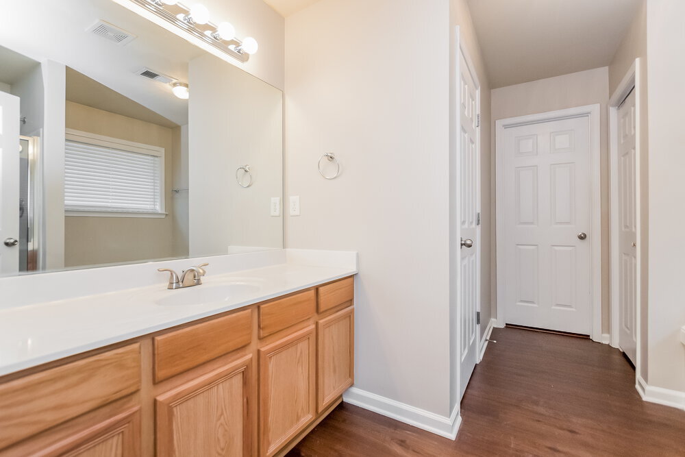Building Photo - 203 Highland Falls Dr