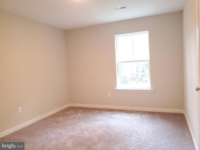 Building Photo - 142 Little Whim Rd