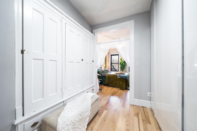 Building Photo - 253 8th St