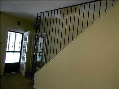 Building Photo - 909 Gaskill Ave