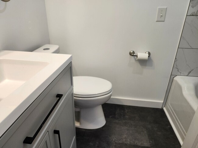 Building Photo - Large, Remodeled Single Family 4 BR House in Staunton