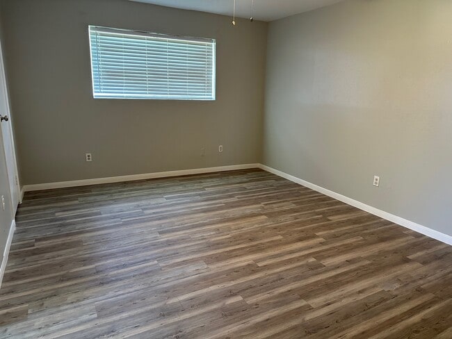 Building Photo - 221 Austin St