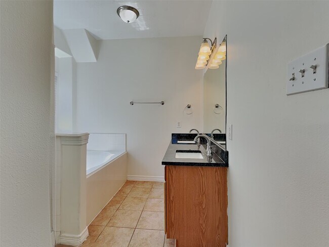 Building Photo - 30622 N Sulphur Creek Dr