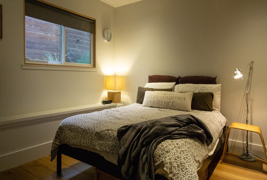 Second bedroom - 5955 Fern St