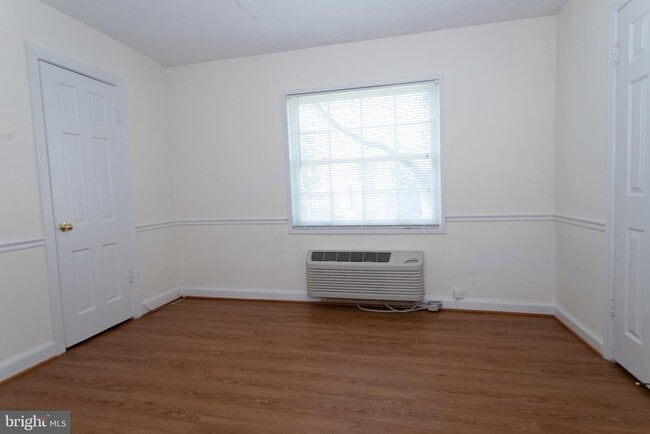 Building Photo - 1612 W Abingdon Dr