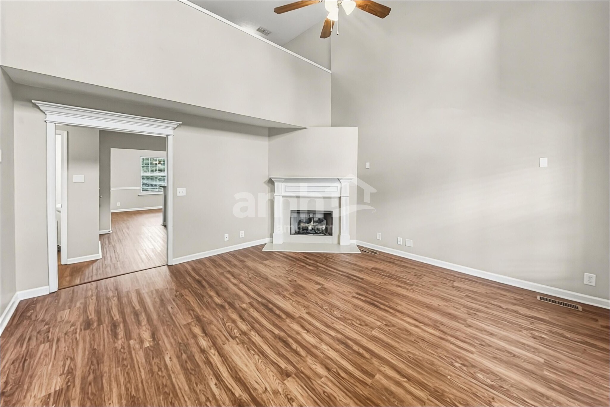 Building Photo - 2053 Leefield Dr