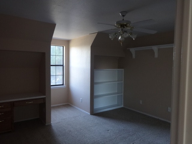Building Photo - Fairway Oaks Area
