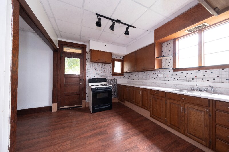 Building Photo - 1022 Kenneth Ave