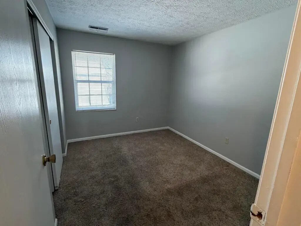 Building Photo - 7887 Thornfield Ln