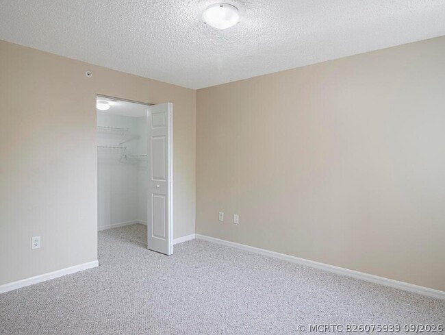 Building Photo - 100 Crestwood Ct N