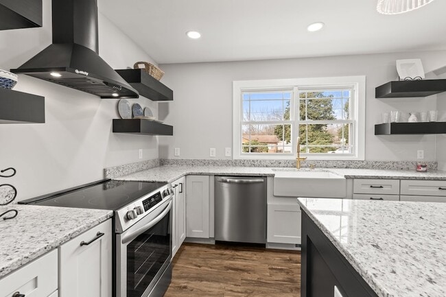 Building Photo - 102 Dogwood Ln