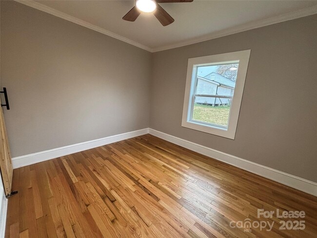 Building Photo - 410 Gann St