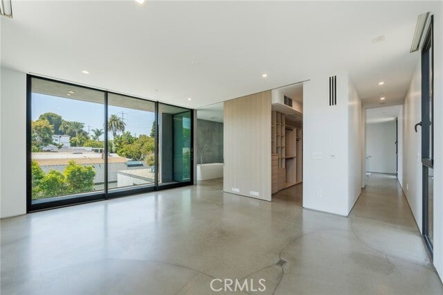 Building Photo - 762 Rosecrans Ave