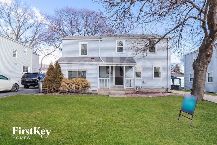Primary Photo - 112 W Glenlake Ave