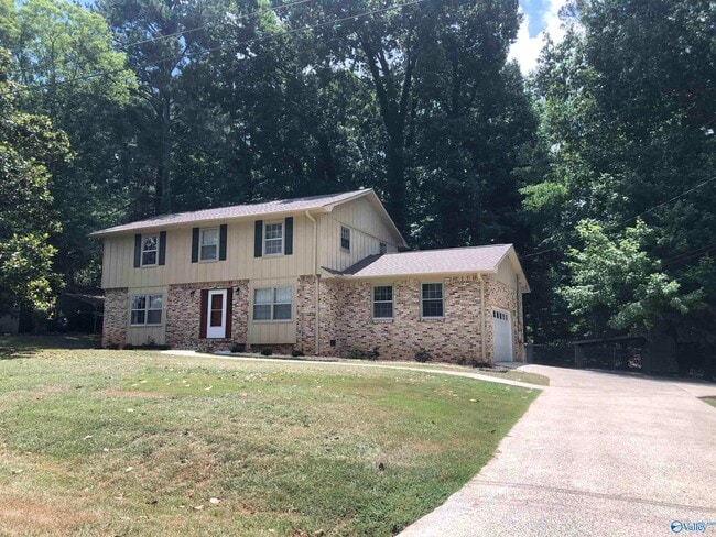 Building Photo - 5642 Chickasaw Dr