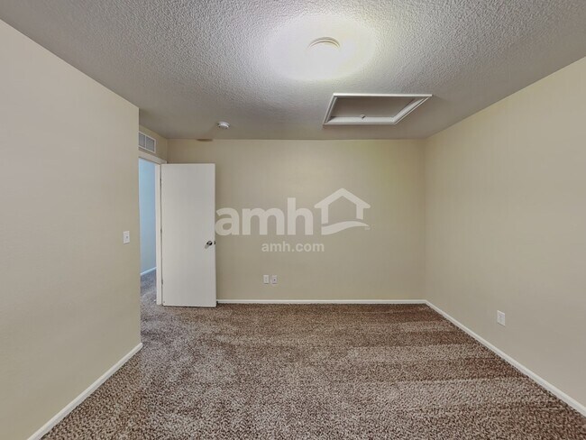 Building Photo - 2089 Quartz St