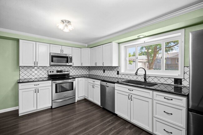 Building Photo - Lidgerwood Area 4 Bedroom 2 Bathroom Home!
