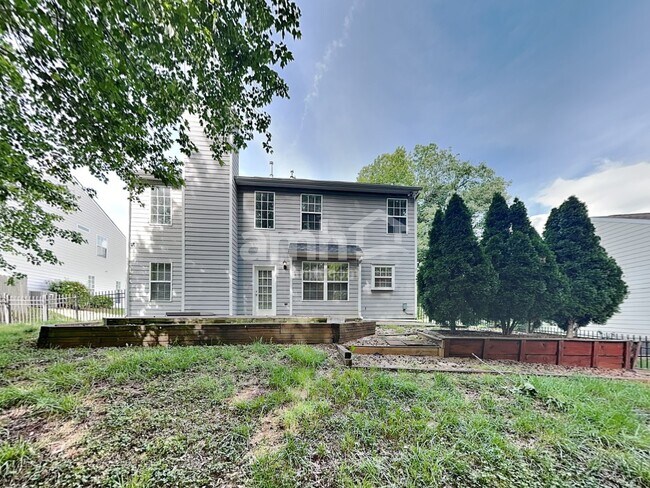 Building Photo - 7614 Henderson Park Rd