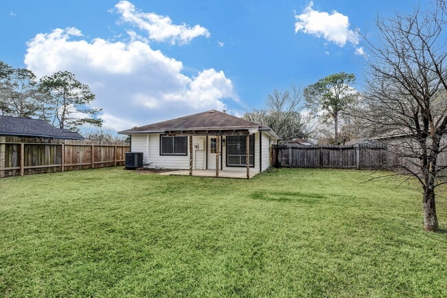 Building Photo - 15910 Plover Ct