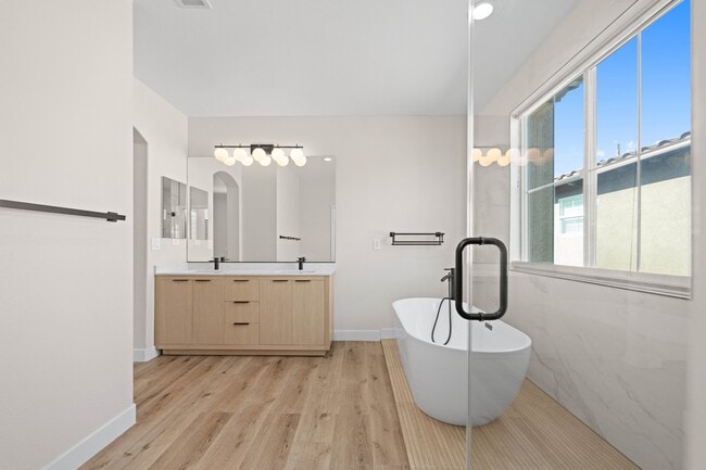 Building Photo - 9204 S Nobel Way