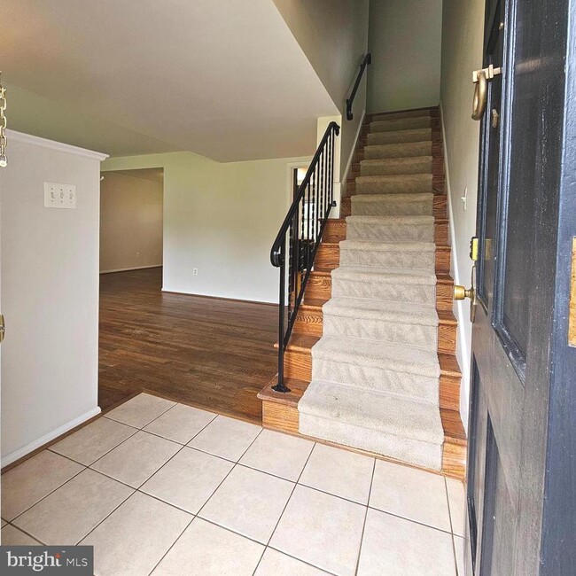 Building Photo - 8533 Pepperdine Dr