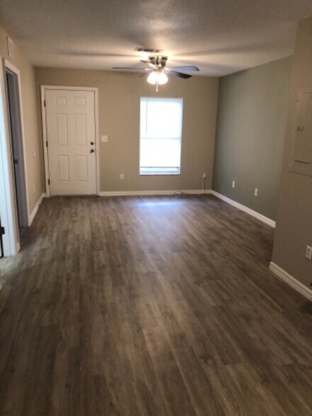 Building Photo - 9261 N Peachtree Way