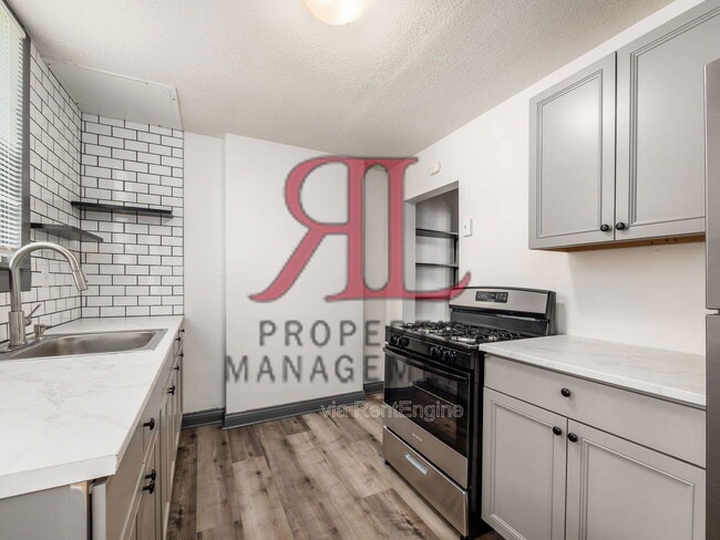 Building Photo - 439 Eldridge Ave