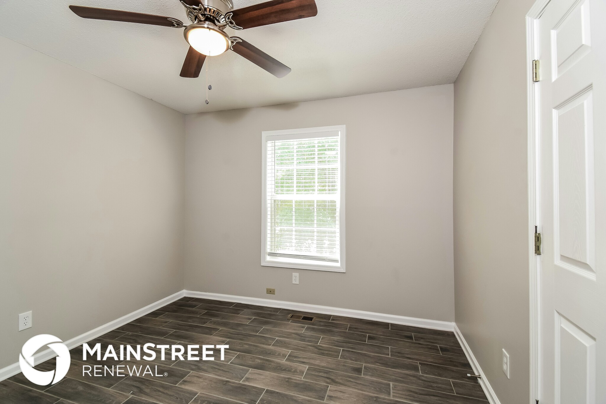 Building Photo - 136 Summer Creek Cove