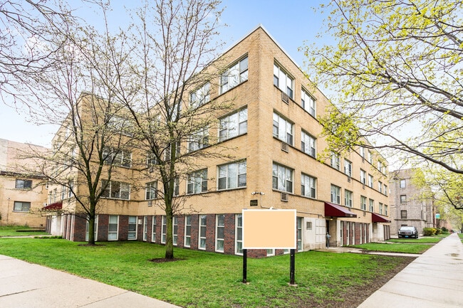 Primary Photo - 7070 N Sheridan Rd